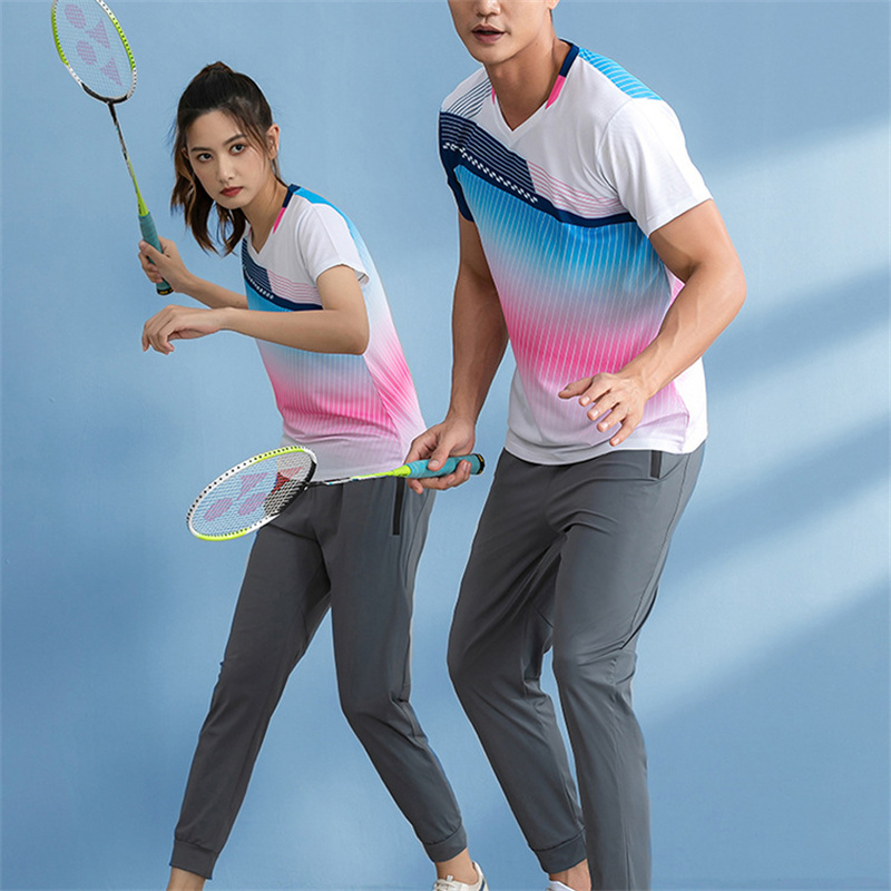 الريشة الفانيلة و السراويل الر - مراجعة Badminton Shuttlecock وسعره