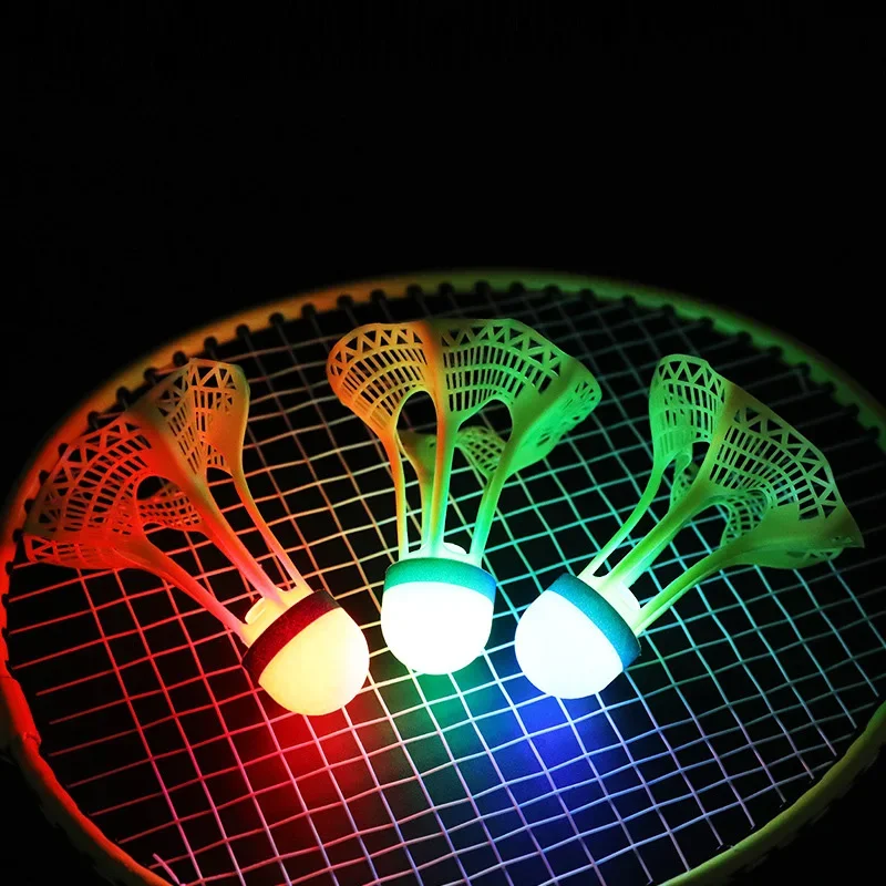 1/5 قطع من كرات الريشة الطائرة - مراجعة Badminton Shuttlecock وسعره